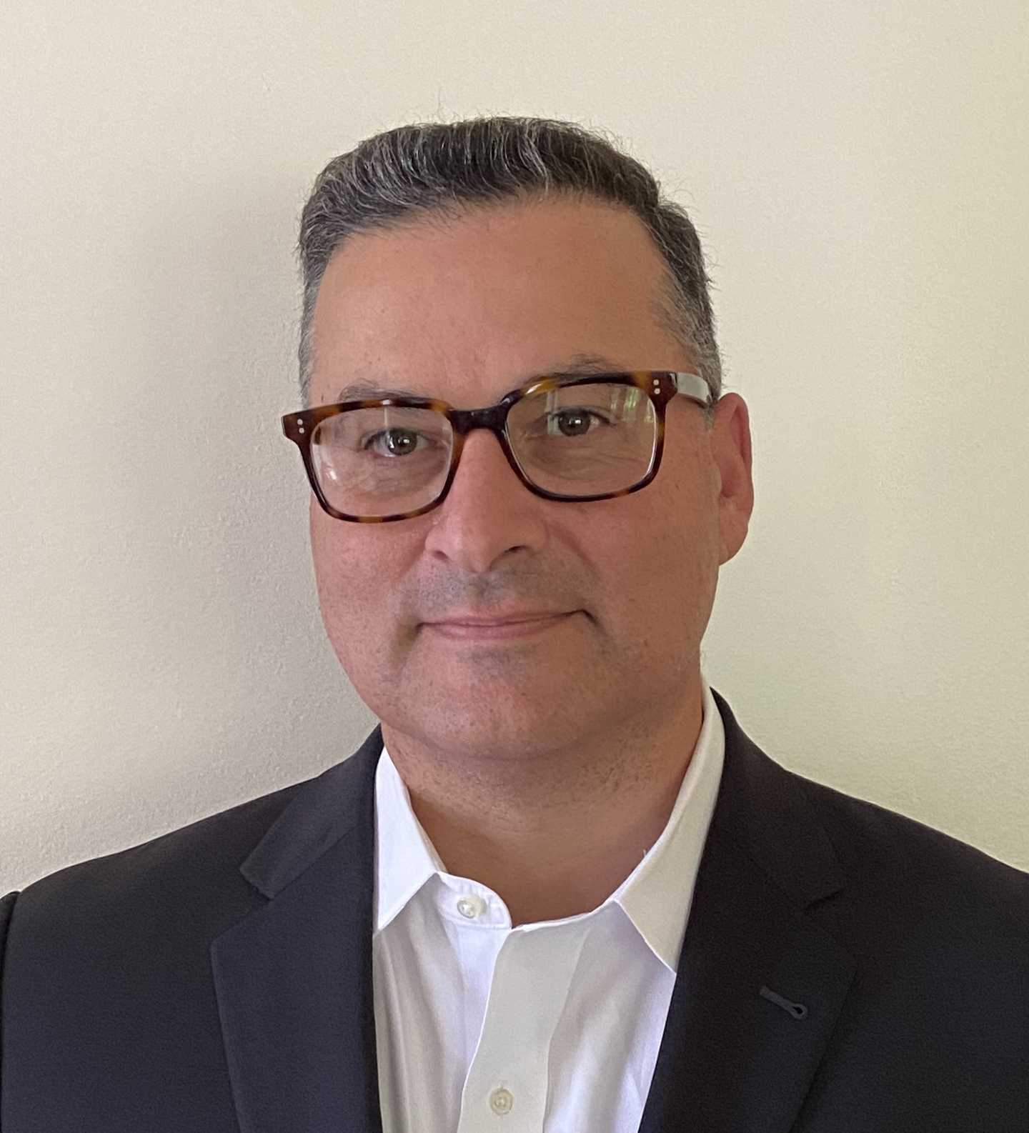 Alex Rojas' headshot